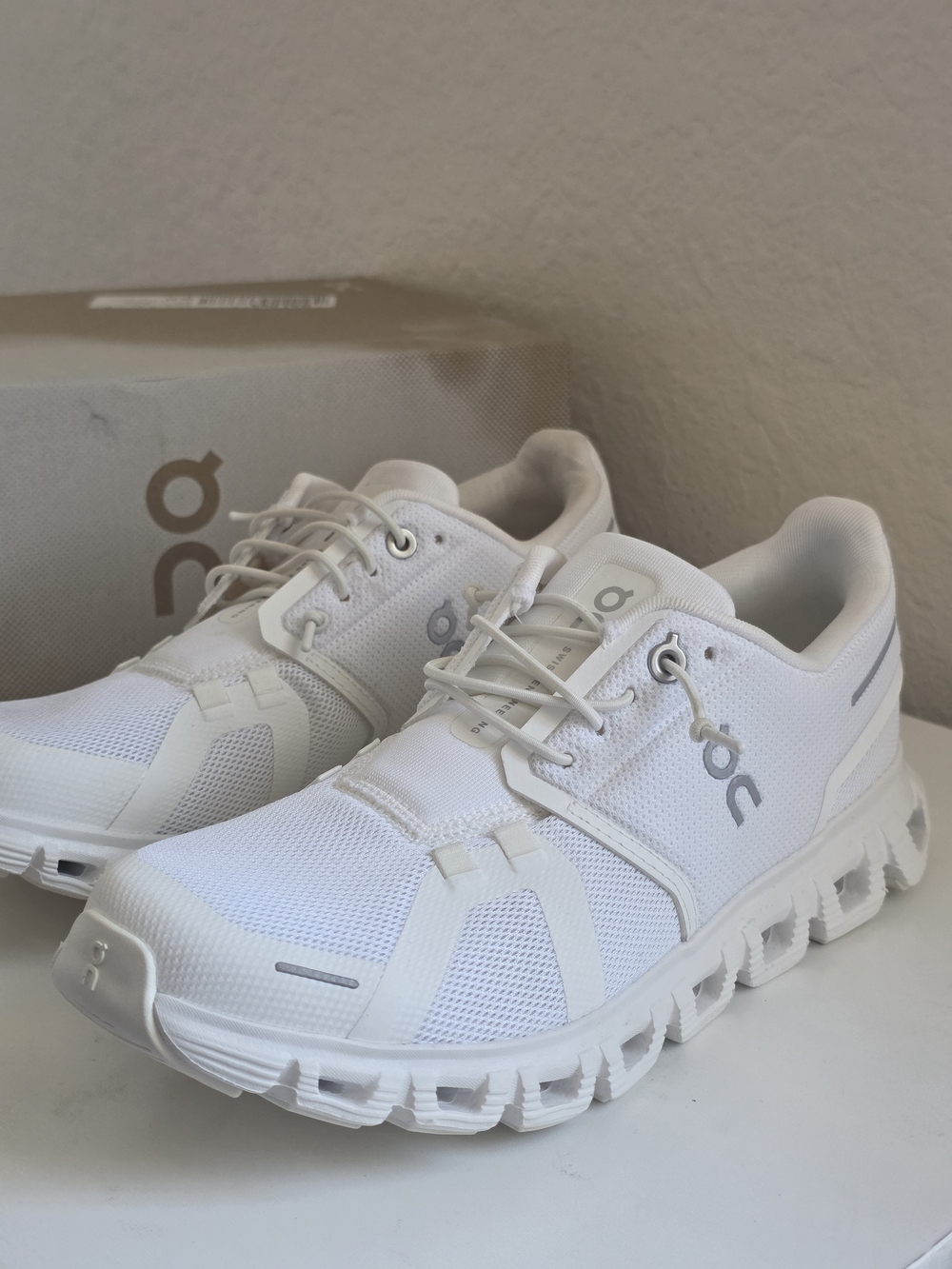 On Running Cloud White Running Shoes Size 6.5